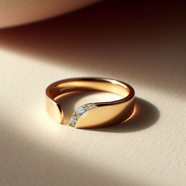 Aurore — 18K Solid Yellow Gold · Flush-Set Pavé Arc