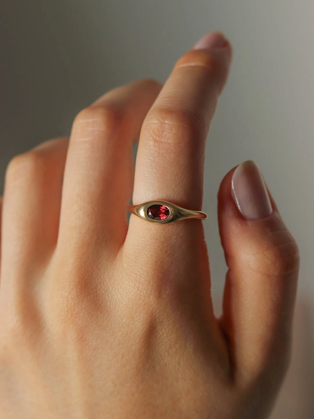 Cachet — 18K Solid Yellow Gold · Flush-Set Natural Ruby